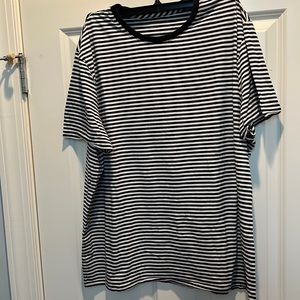 Banana Republic t-shirt in excellent condition.